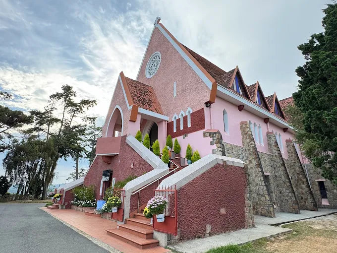 Nhà Thờ Domaine de Marie - Nhà Thờ Mai Anh Đà Lạt