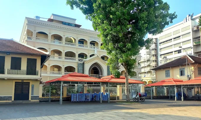 Các Chi Phí Khi Đi Đến Điểm Tham Quan Nhà thờ Huyện Sỹ (Nhà thờ Chợ Đũi) TPHCM