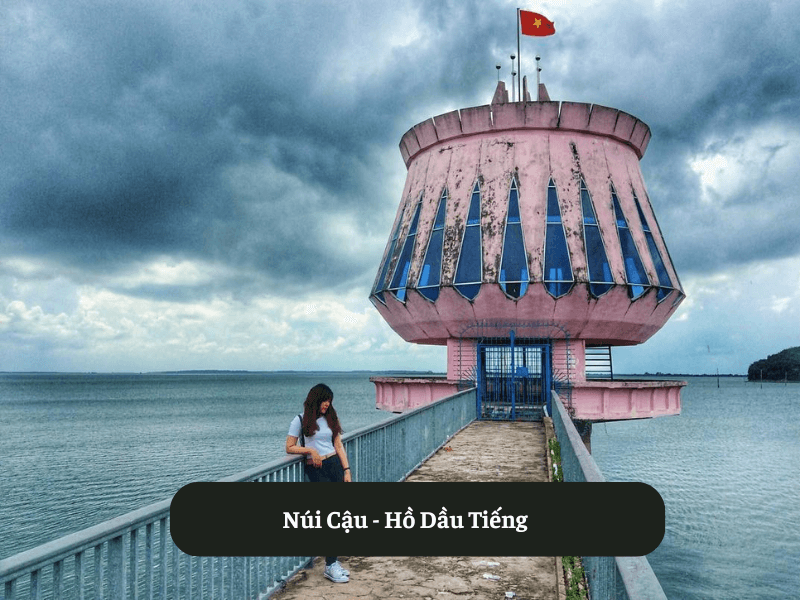 Núi Cậu - Hồ Dầu Tiếng