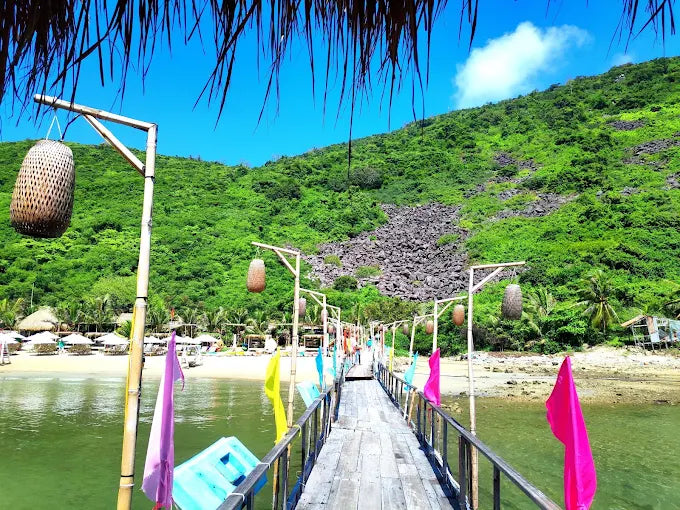Có thể cắm trại qua đêm tại Robinson Beach không?