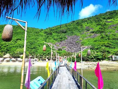 Có thể cắm trại qua đêm tại Robinson Beach không?
