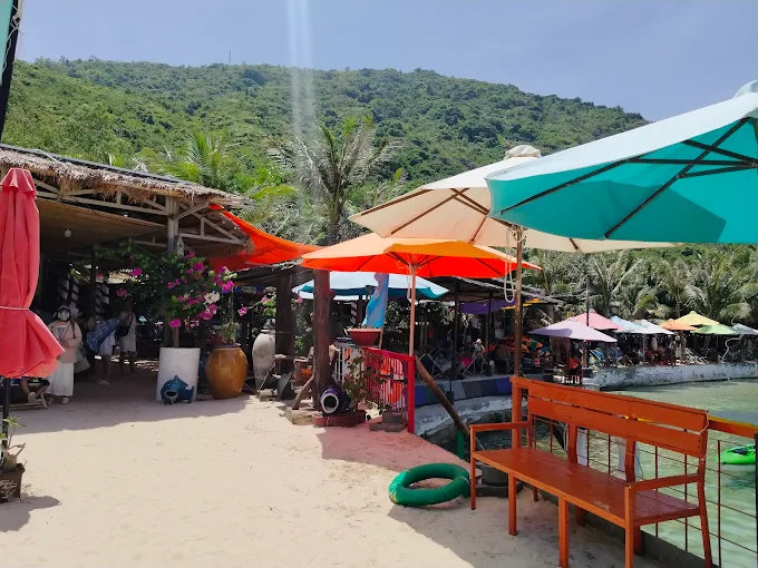 Robinson Beach có phục vụ đồ ăn chay không?