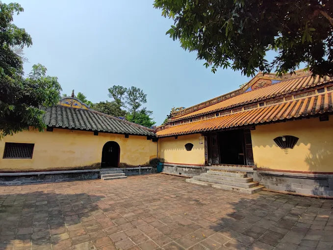 Danh Các Các Địa Điểm Nổi Tiếng Gần Lăng Đồng Khánh