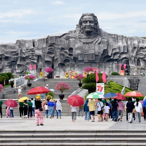 Tượng Đài Mẹ Thứ