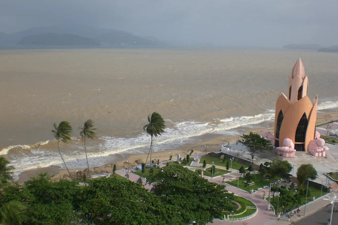 4 Sự Thật Bất Ngờ Biến Tháp Trầm Hương Thành Biểu Tượng Của Nha Trang