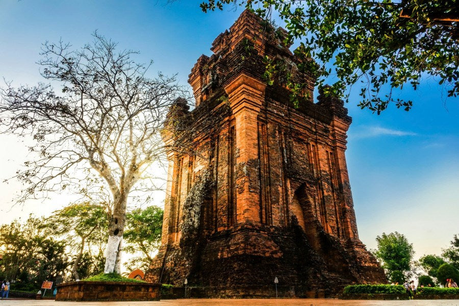 Thời Tiết Lý Tưởng Để Khám Phá Tháp Nhạn