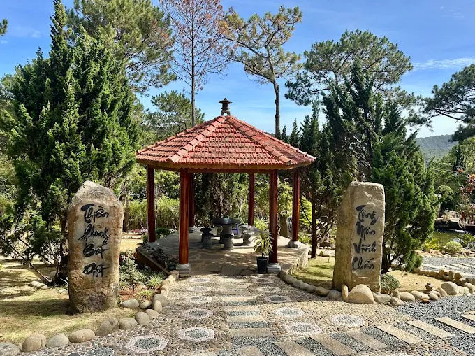 Làm thế nào để đặt dịch vụ hướng dẫn viên và xe đưa đón uy tín?
