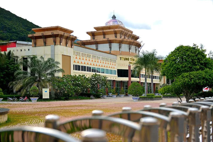 Trung tâm Hội nghị Hoàn Vũ - Crown Center