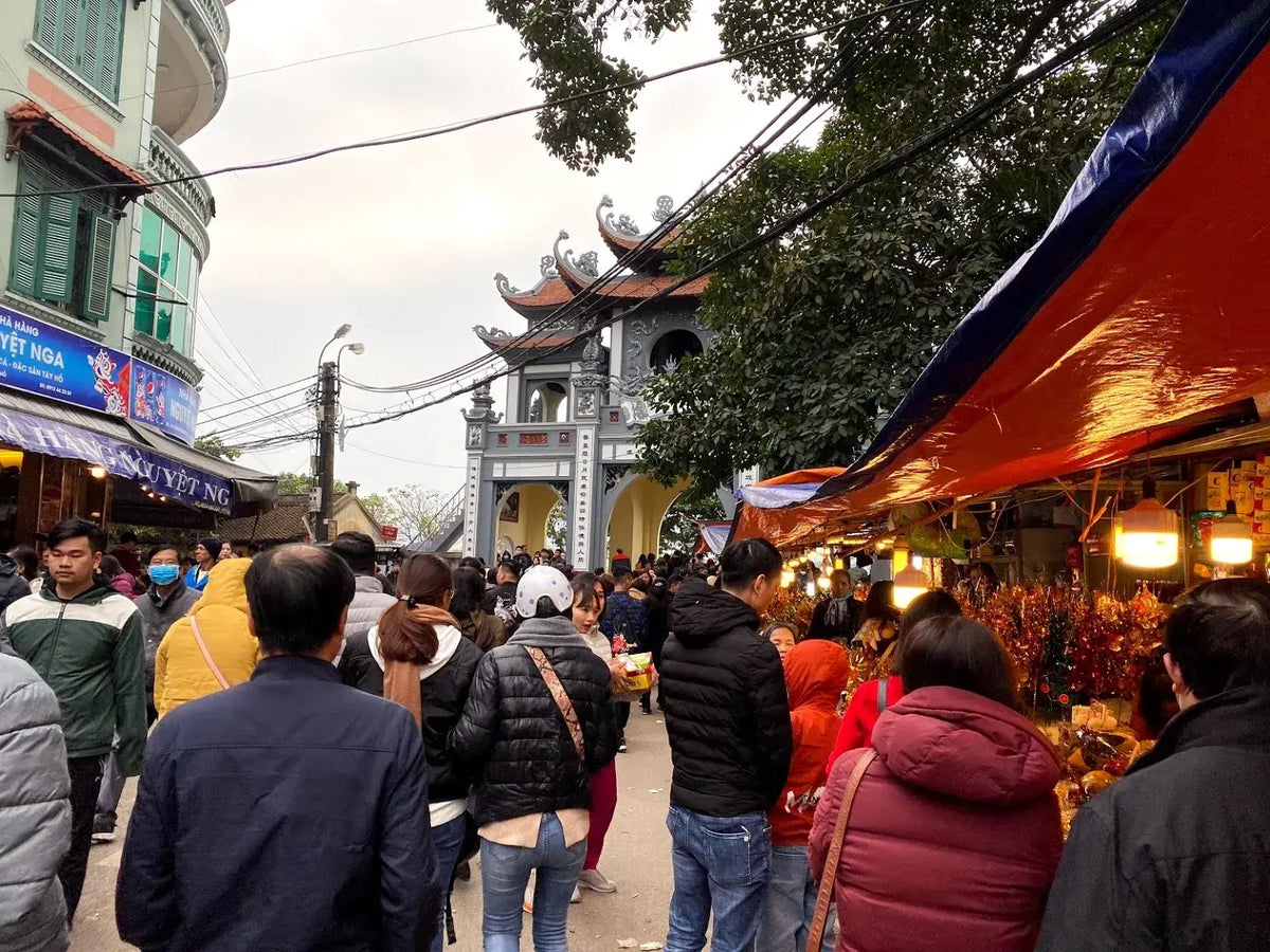 Traveling to Tay Ho (West Lake), Hanoi