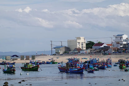 Phương Tiện Di Chuyển Làng chài Nhơn Lý
