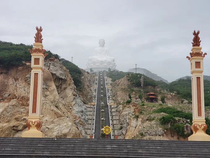 Localtrips.ORG chuyên cung cấp thông tin du lịch tại Linh Phong Thiền Tự