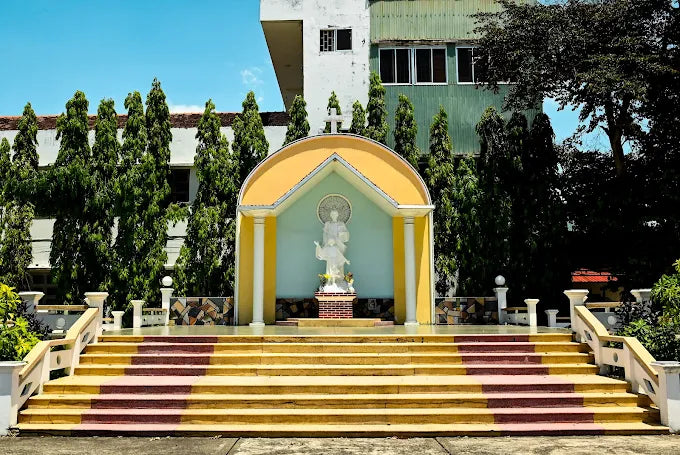 1. Nhà thờ Chánh tòa Quy Nhơn có mở cửa cho khách tham quan không?