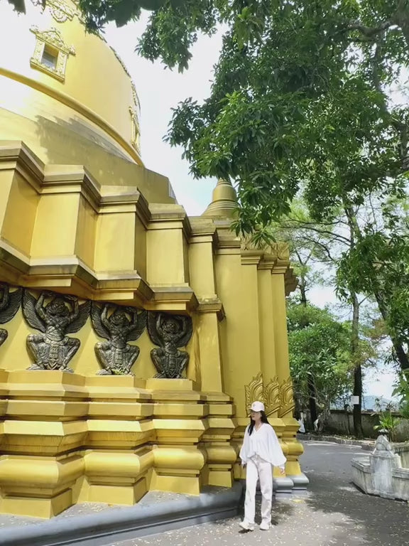 Chùa thiền lâm - theravada Huế video Localtrips (1)

