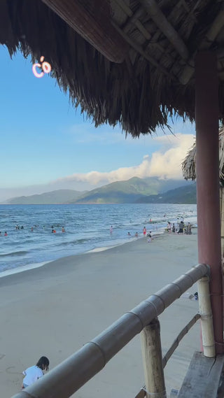 Bãi biển Lăng Cô Localtrips Video (2)

