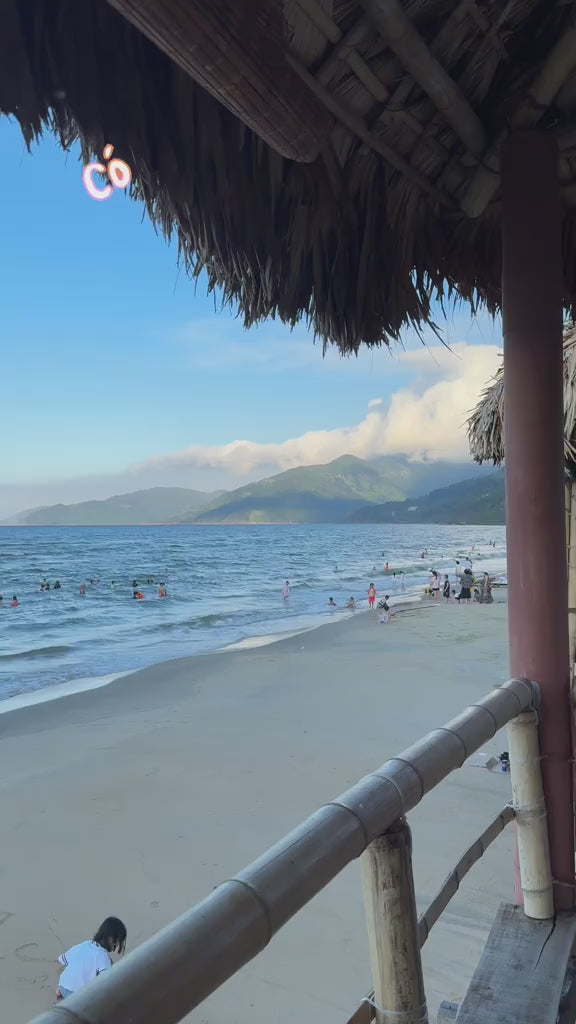 Bãi biển Lăng Cô Localtrips Video (2)

