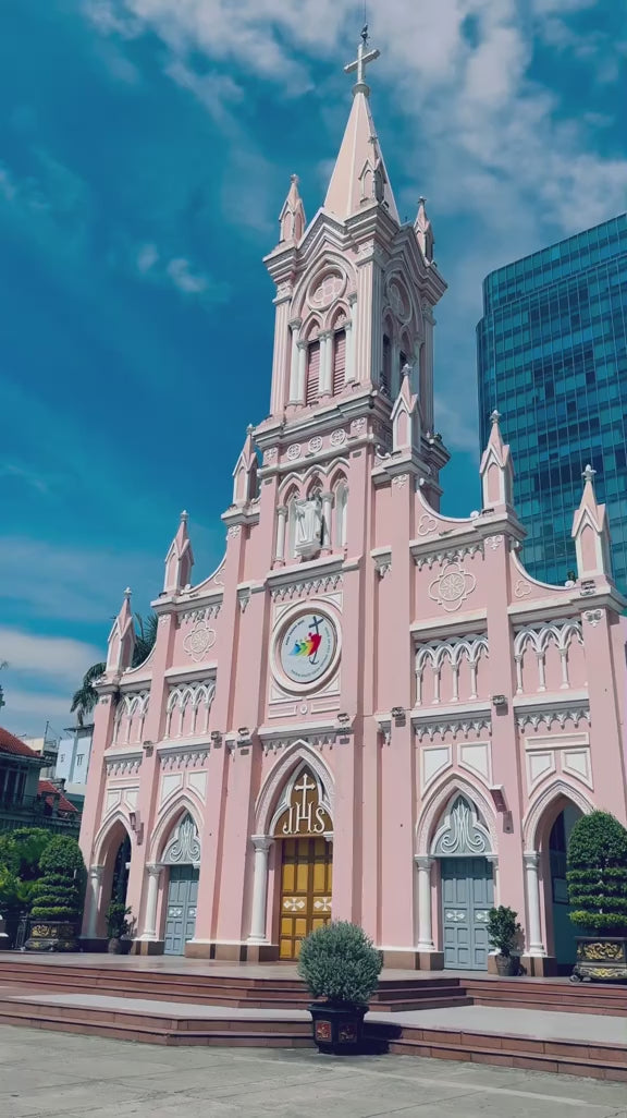 Giáo Xứ Chính Tòa Đà Nẵng video Local Trips VN (3)

