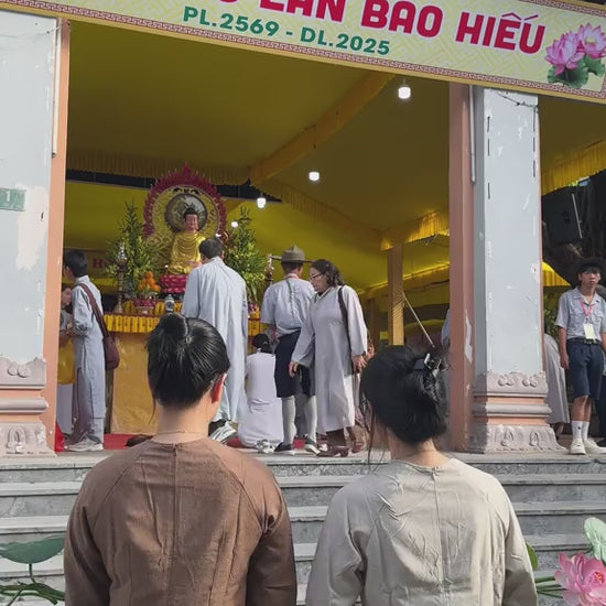 Chùa Từ Đàm Huế video localtrips (1)


