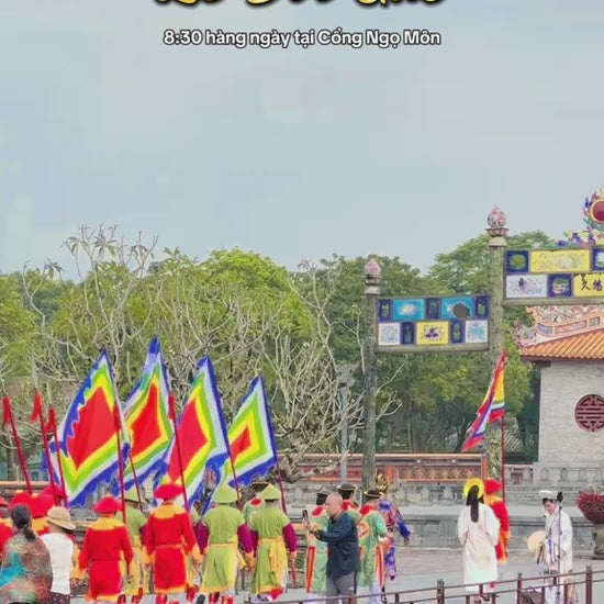 Ngọ Môn (Đại Nội Huế) localtrips Video (2)

