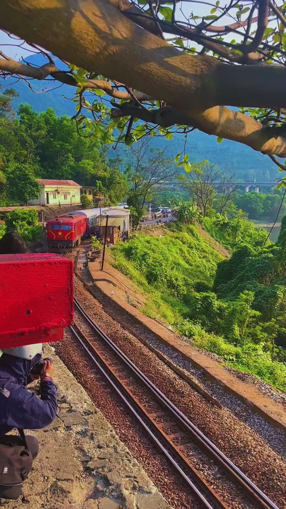 Vịnh Lăng Cô localtrips VN video (1)


