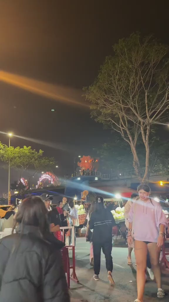 Chợ Đêm Sơn Trà Local Trips VN Video (3)

