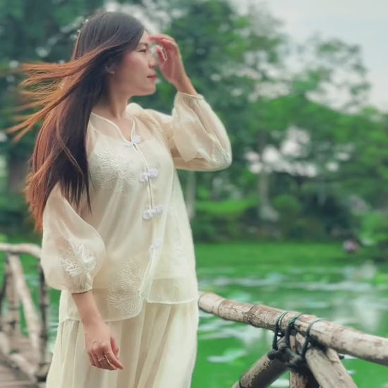 Hồ Tịnh Tâm Huế local trips video vn (1)


