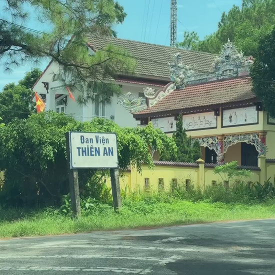 Đan Viện Thiên An, Huế video localtrips VN (1)

