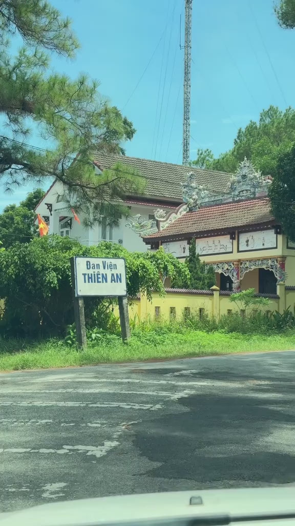 Đan Viện Thiên An, Huế video localtrips VN (1)

