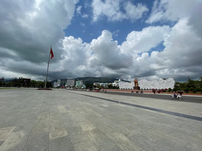 Thời Tiết Quảng Trường Nguyễn Tất Thành: Lúc Nào Là Đẹp Nhất?