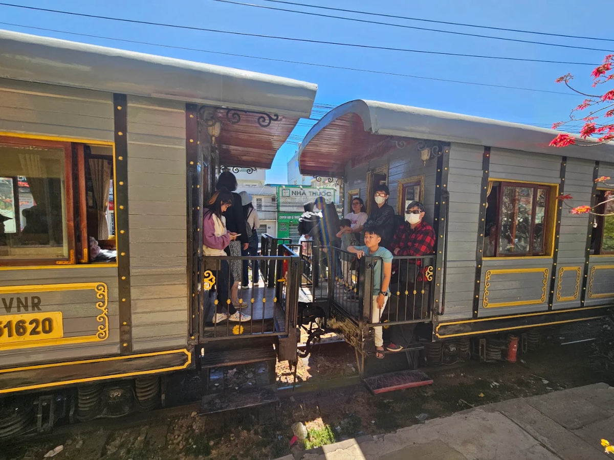 Bảng Thông Tin Điểm ĐẾn Và Chi Phí Tham Khảo